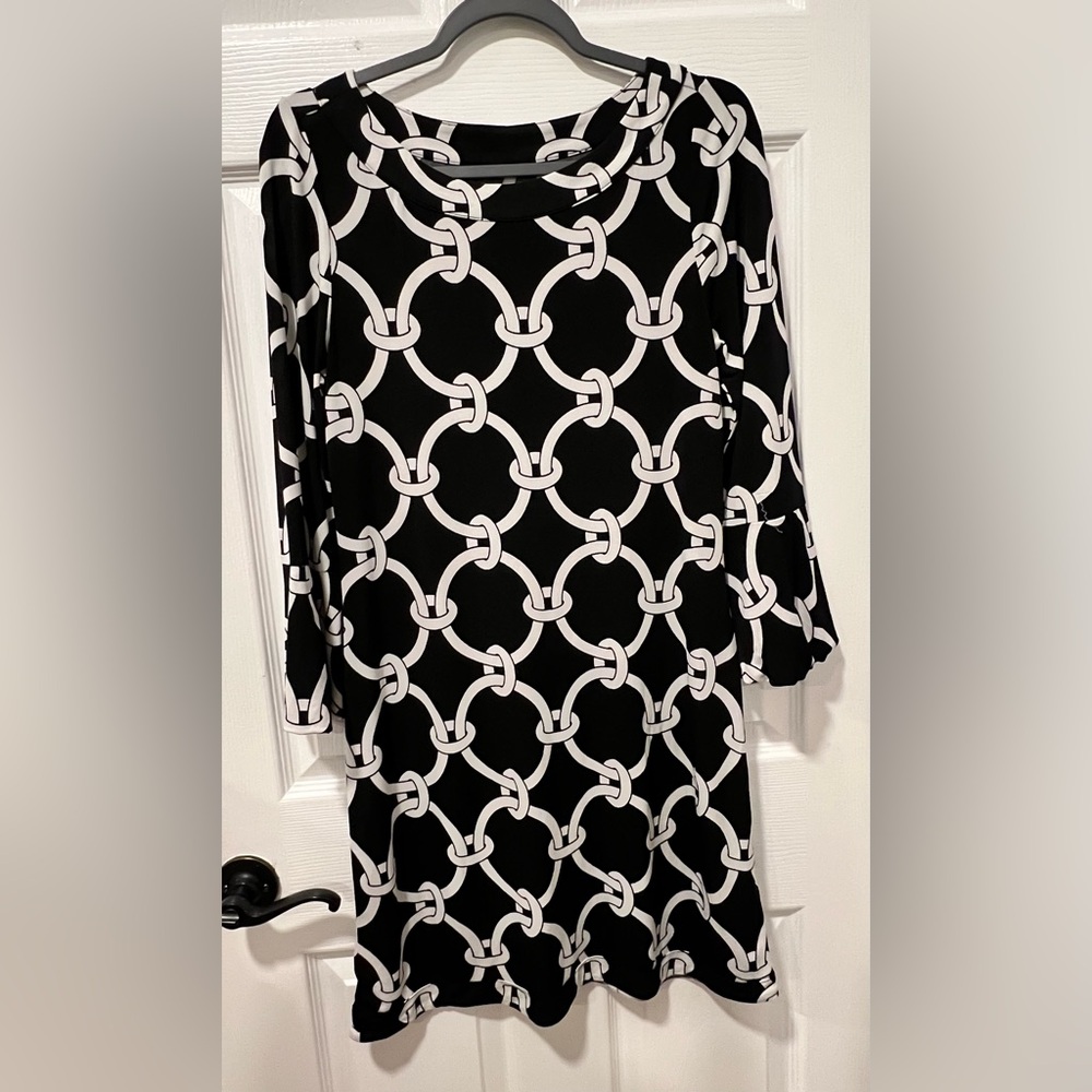 White House/Black Market Women S Pullover Black/White Link Print LS Shift Dress